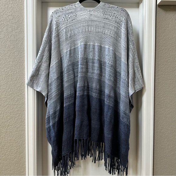 White House Black Market Blue Ombre Knit Shawl Cardigan Wrap Size Small - Picture 10 of 13